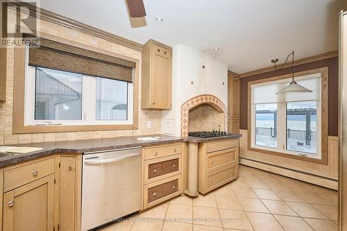 13 Lakewood Crescent, Port Colborne (Sugarloaf), ON - Indoor Photo Showing Kitchen