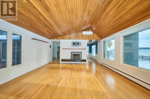 13 Lakewood Crescent, Port Colborne (Sugarloaf), ON - Indoor With Fireplace