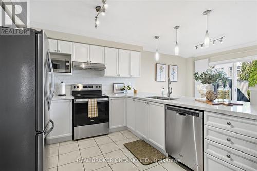61 Aster Crescent, Whitby (Brooklin), ON - Indoor Photo Showing Kitchen With Stainless Steel Kitchen With Double Sink With Upgraded Kitchen