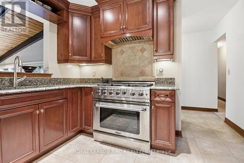4 Cedar Street, Port Colborne (Sugarloaf), ON - Indoor Photo Showing Kitchen