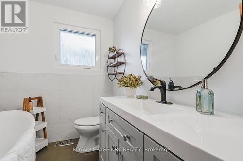 4 Cedar Street, Port Colborne (Sugarloaf), ON - Indoor Photo Showing Bathroom