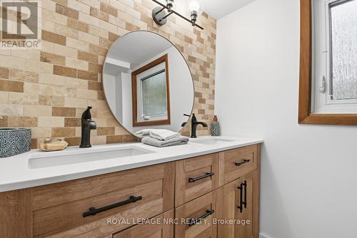 4 Cedar Street, Port Colborne (Sugarloaf), ON - Indoor Photo Showing Bathroom