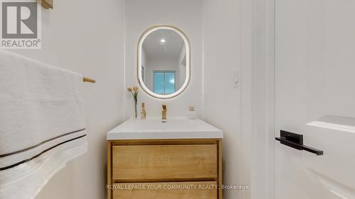 4115 Marigold Crescent, Mississauga, ON - Indoor Photo Showing Bathroom