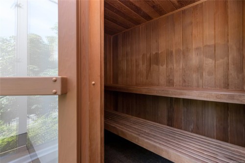 105-100 Saghalie Rd, Victoria, BC - Indoor Photo Showing Other Room