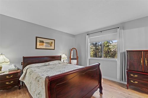2164 Tomat Avenue, West Kelowna, BC - Indoor Photo Showing Bedroom