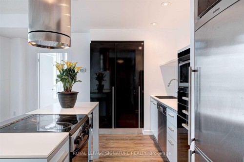 507-38 Dan Leckie Way, Toronto, ON - Indoor Photo Showing Kitchen