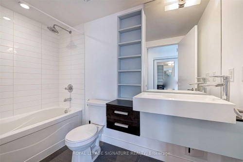 507-38 Dan Leckie Way, Toronto, ON - Indoor Photo Showing Bathroom