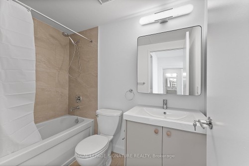 1703-5 Mariner Terrace, Toronto, ON - Indoor Photo Showing Bathroom