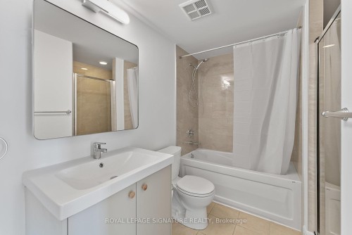 1703-5 Mariner Terrace, Toronto, ON - Indoor Photo Showing Bathroom