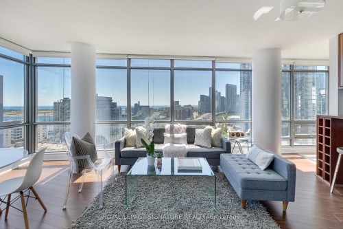 1703-5 Mariner Terrace, Toronto, ON - Indoor Photo Showing Living Room