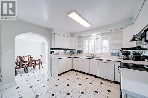 4762 14Th Avenue, Markham, ON - Indoor Photo Showing Kitchen With Double Sink
