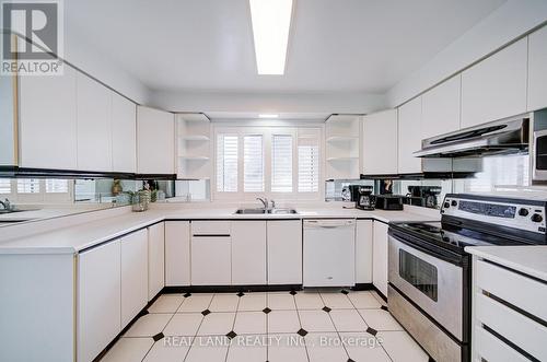 4762 14Th Avenue, Markham, ON - Indoor Photo Showing Kitchen With Double Sink
