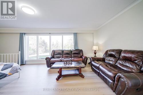 4762 14Th Avenue, Markham, ON - Indoor Photo Showing Living Room