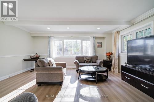 4762 14Th Avenue, Markham, ON - Indoor Photo Showing Living Room