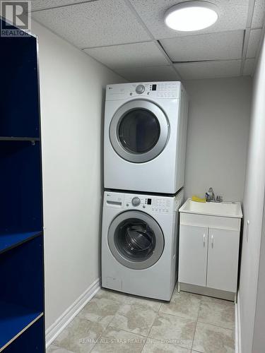 171 Shaftsbury Avenue, Richmond Hill, ON - Indoor Photo Showing Laundry Room
