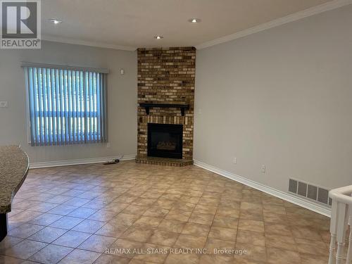 171 Shaftsbury Avenue, Richmond Hill, ON - Indoor Photo Showing Living Room With Fireplace