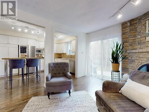 3453 Hannibal Road, Burlington, ON - Indoor Photo Showing Living Room