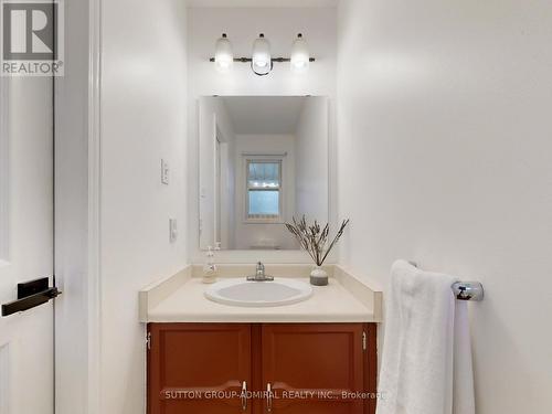 3453 Hannibal Road, Burlington, ON - Indoor Photo Showing Bathroom