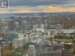 5811 - 8 WELLESLEY STREET W  Toronto, ON M4Y 0J5