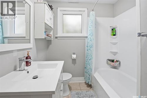 1413 Alexandra Avenue, Saskatoon, SK - Indoor Photo Showing Bathroom