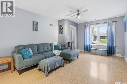 1413 Alexandra Avenue, Saskatoon, SK - Indoor Photo Showing Living Room