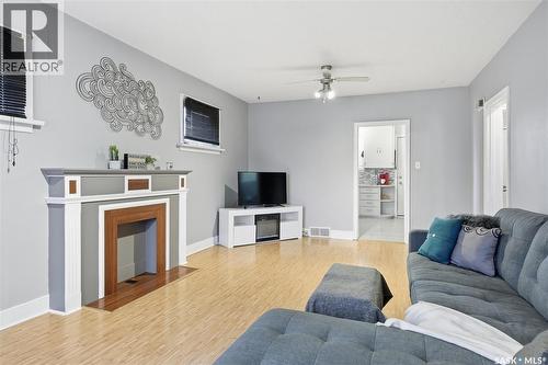 1413 Alexandra Avenue, Saskatoon, SK - Indoor Photo Showing Living Room With Fireplace