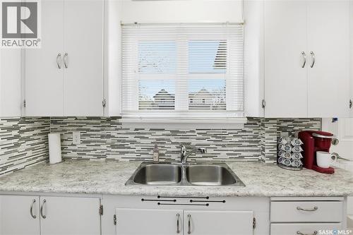 1413 Alexandra Avenue, Saskatoon, SK - Indoor Photo Showing Kitchen With Double Sink With Upgraded Kitchen