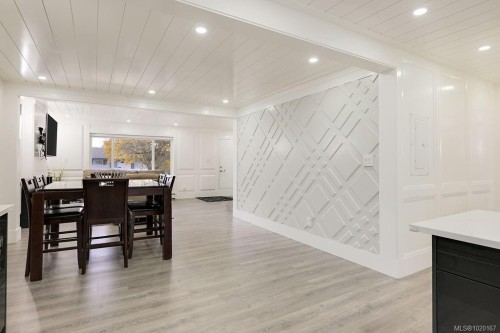 2710 Victor St, Victoria, BC 