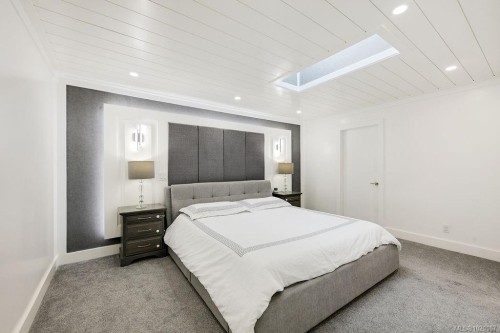 2710 Victor St, Victoria, BC 