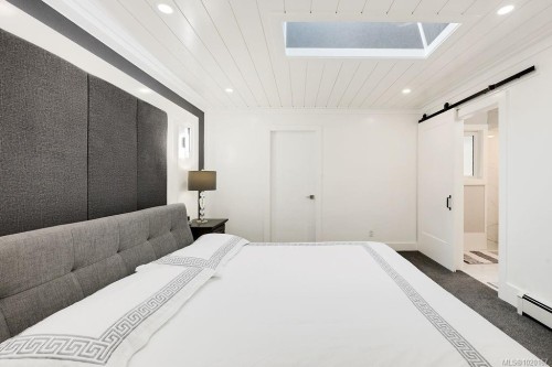 2710 Victor St, Victoria, BC 