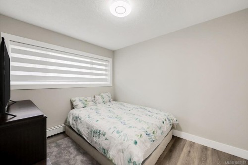 2710 Victor St, Victoria, BC 