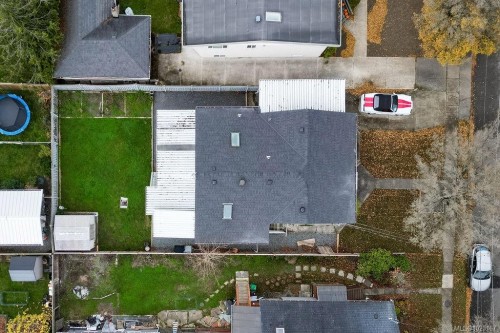 2710 Victor St, Victoria, BC 