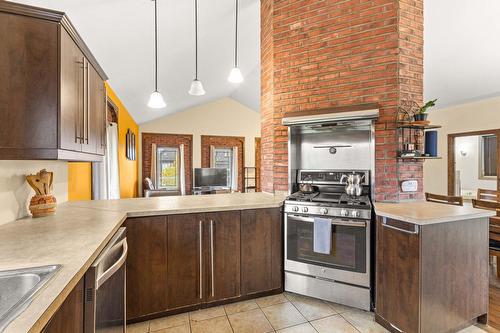 Cuisine - 209 26E Avenue, Saint-Zotique, QC - Indoor Photo Showing Kitchen