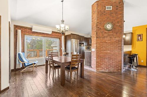 Salle à manger - 209 26E Avenue, Saint-Zotique, QC - Indoor Photo Showing Dining Room