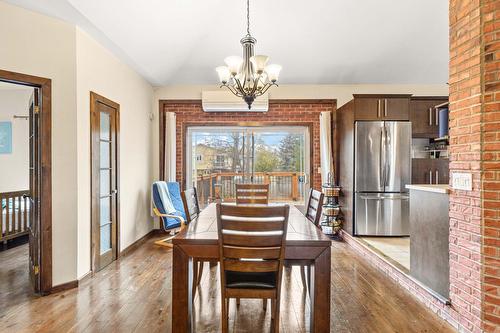 Salle à manger - 209 26E Avenue, Saint-Zotique, QC - Indoor Photo Showing Dining Room