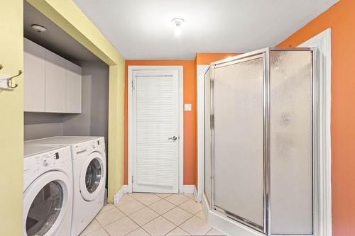 Salle de bains - 209 26E Avenue, Saint-Zotique, QC - Indoor Photo Showing Laundry Room