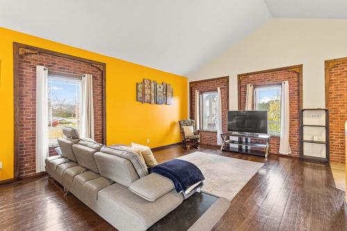 Salon - 209 26E Avenue, Saint-Zotique, QC - Indoor Photo Showing Living Room