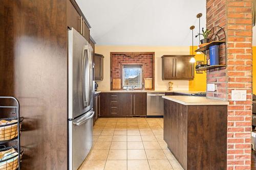 Cuisine - 209 26E Avenue, Saint-Zotique, QC - Indoor Photo Showing Kitchen
