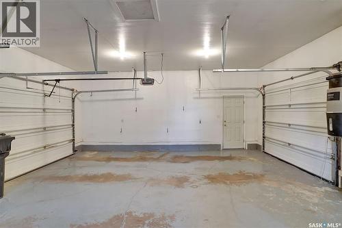 21 Woods Crescent, Edenwold Rm No.158, SK - Indoor Photo Showing Garage