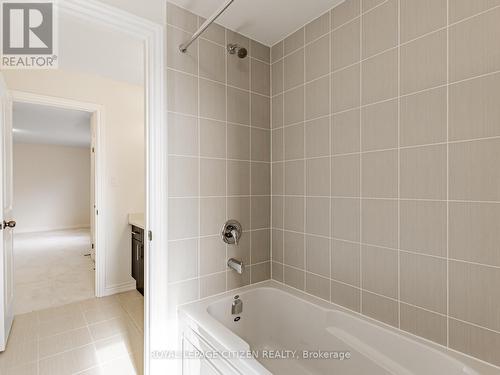 88 Lawrence D. Pridham Avenue, New Tecumseth, ON - Indoor Photo Showing Bathroom