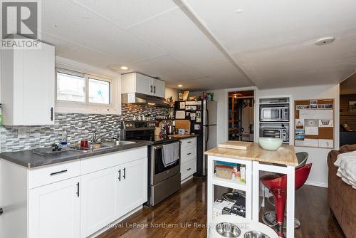 764 O'Brien Street, North Bay (Central), ON - Indoor Photo Showing Kitchen With Double Sink With Upgraded Kitchen