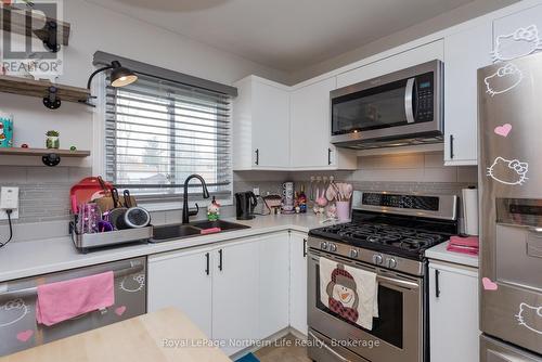 764 O'Brien Street, North Bay (Central), ON - Indoor Photo Showing Kitchen With Double Sink