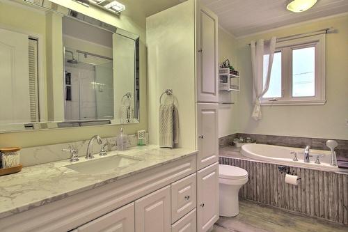 Salle de bains - 2125 Rue St-Denis, Drummondville, QC - Indoor Photo Showing Bathroom