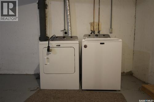 4188 Castle Road, Regina, SK - Indoor Photo Showing Laundry Room