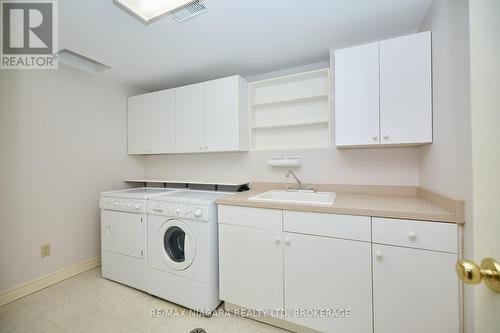 6869 Imperial Court, Niagara Falls (Dorchester), ON - Indoor Photo Showing Laundry Room