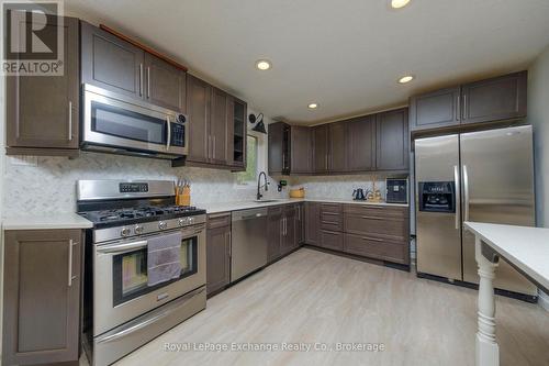 27 Dawson Drive, Kincardine, ON - Indoor Photo Showing Kitchen