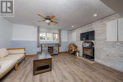 27 Dawson Drive, Kincardine, ON - Indoor Photo Showing Living Room With Fireplace