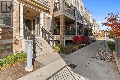 42 - 2441 GREENWICH DRIVE N  Oakville, ON L6M 0S3