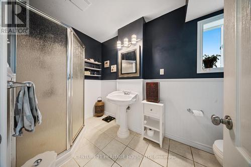 43 Idlewilde Lane, Hamilton, ON - Indoor Photo Showing Bathroom
