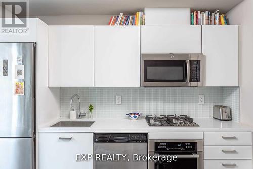 416 - 39 Brant Street, Toronto, ON - Indoor Photo Showing Kitchen